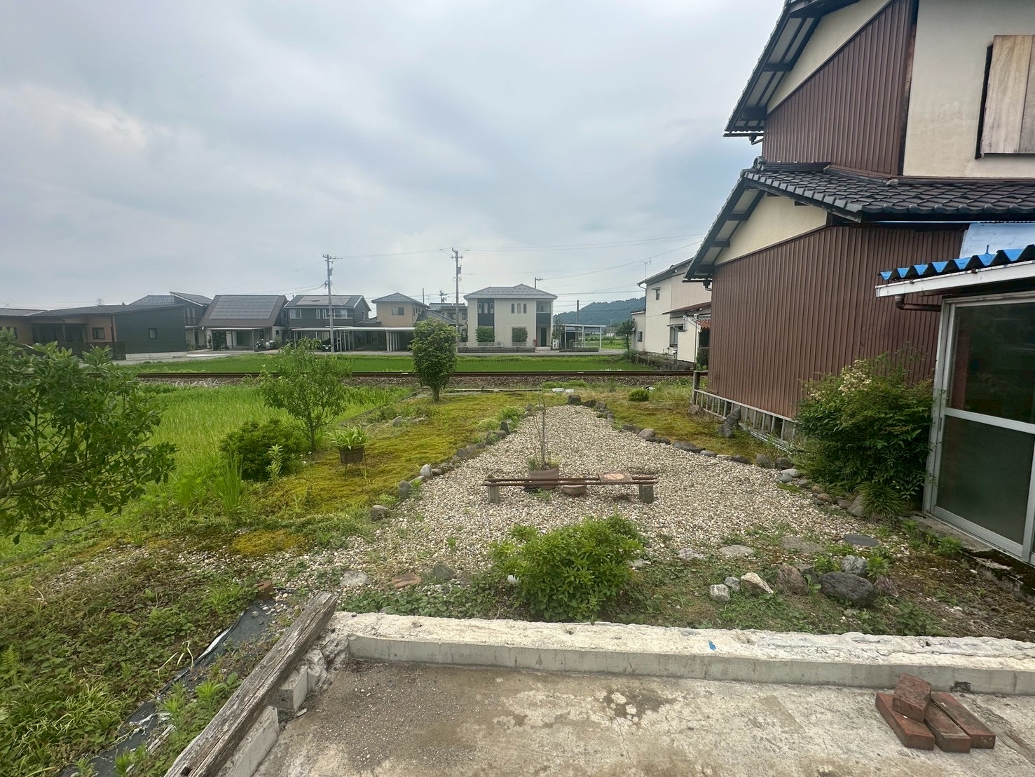 O様邸防草コンクリートBefore