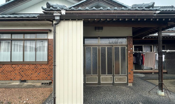 U様邸玄関先に雪囲いを設置After